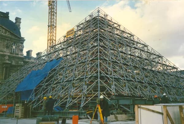 Pyramide du Louvre